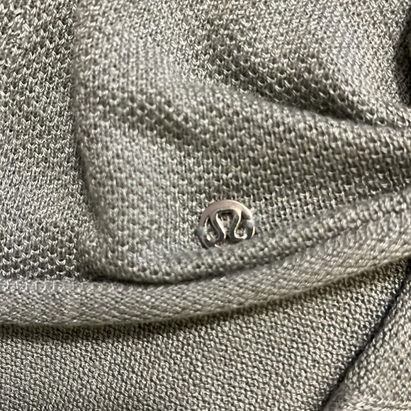 EUC Rare Lululemon Top - Picture 3 of 4